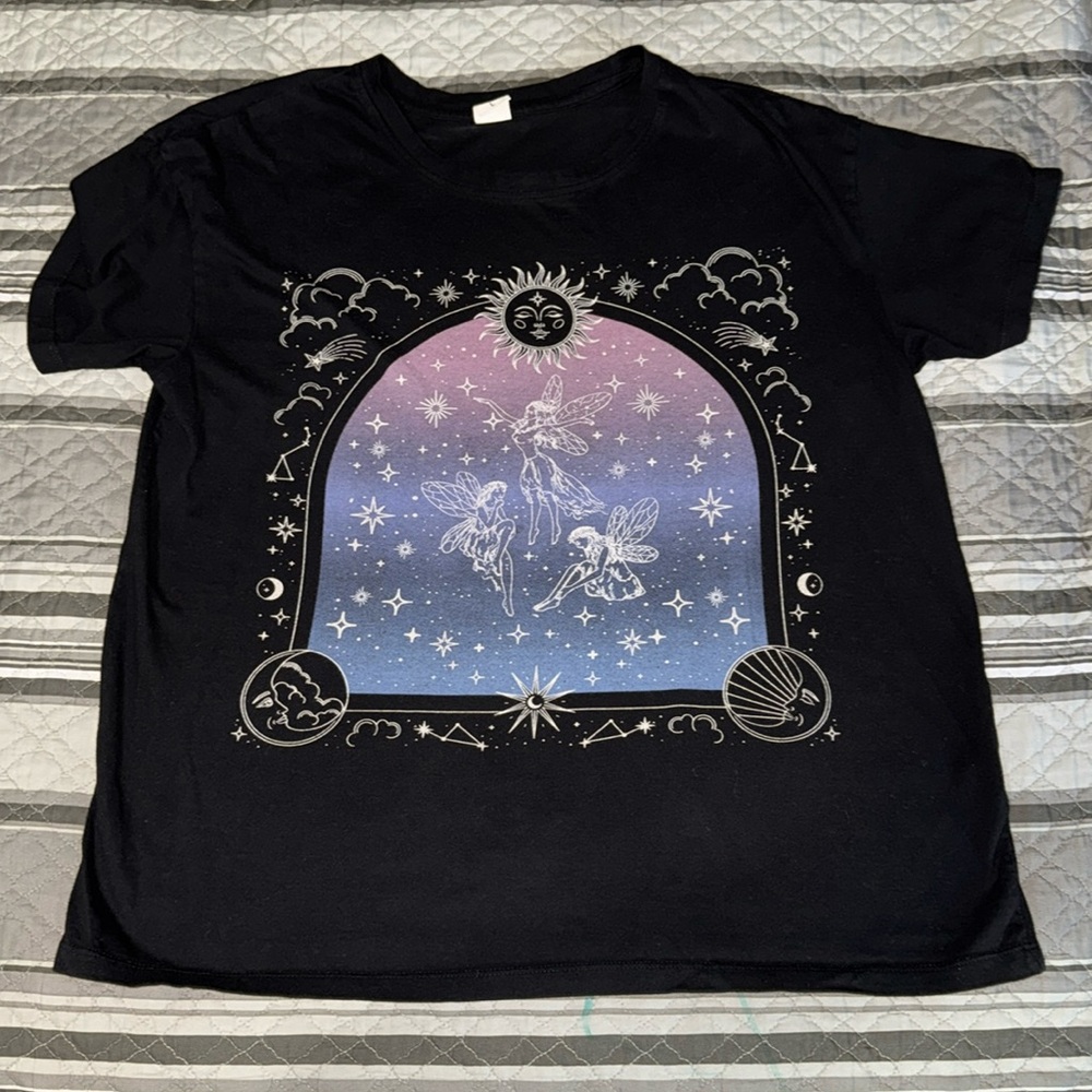 Vibe N’ JUNIOR’S WOMEN BLACK PURPLE PINK FAIRY SHORT SLEEVE CREWNECK GRAPHIC TEE